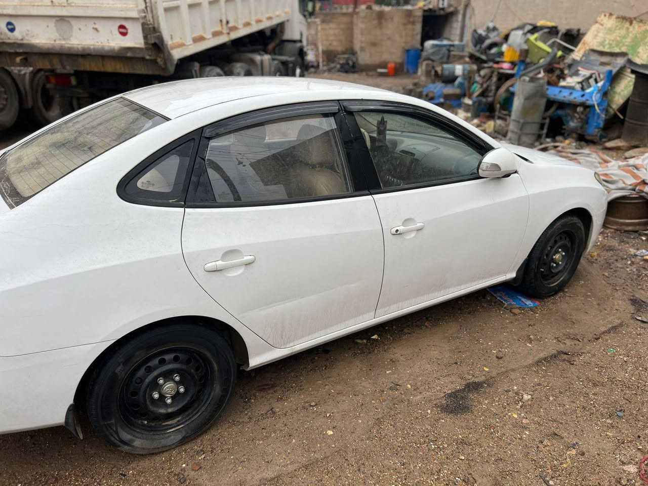 السلام عليكم
النترا خليجي للبيع

مكلف بالنشر 

موديل 2011 بأسمي رقم بغداد الدولي السياره كفالة عامة عدا هذا الشخط بالباب كما هو موضح بالصور

ماشية ١٣٦ الف حقيقي استخدام شخصي
مكينة 2000 
 السعر 128 وبيها مجال 

للأستفسار الإتصال على الرقم ***********
