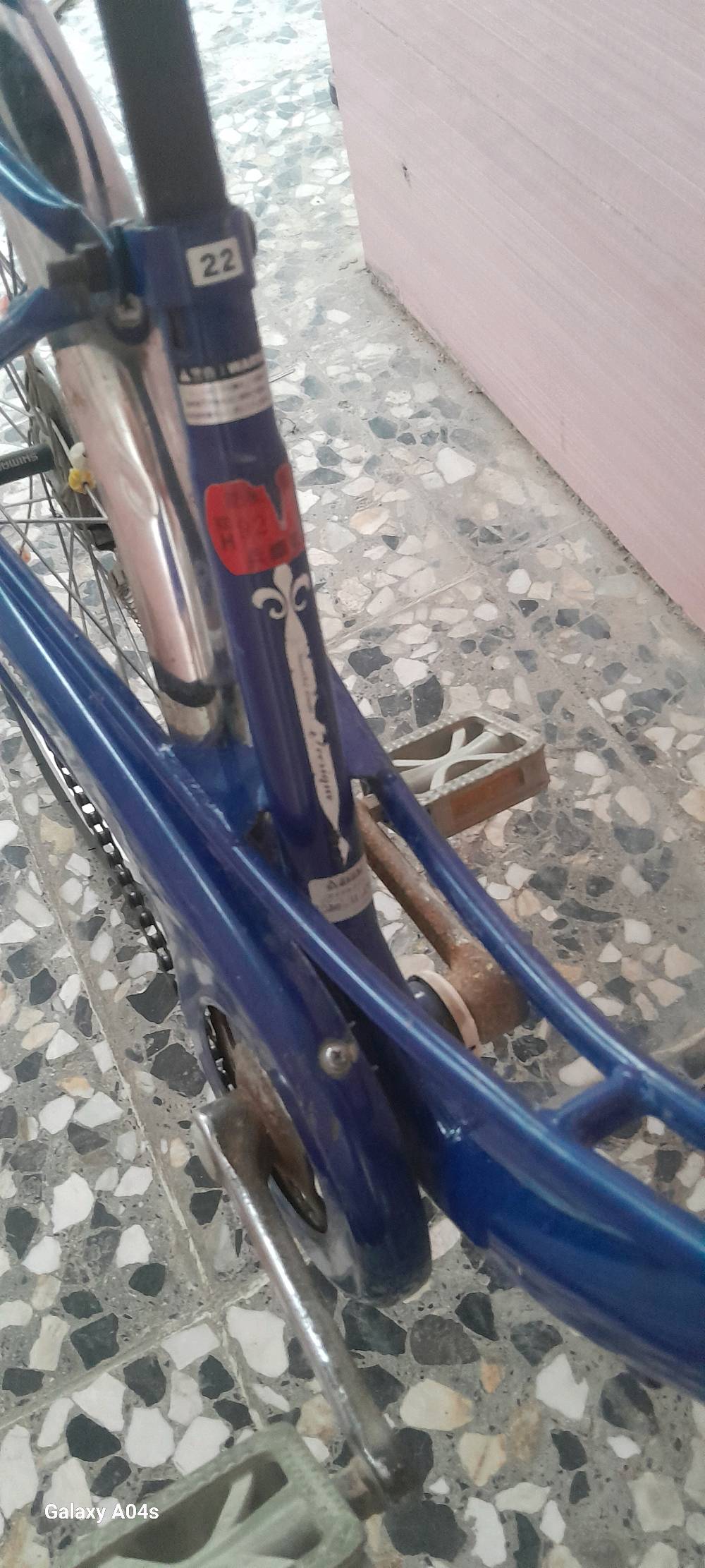 السلام عليكم  اخوان بايسكل للبيع اصلي مختم كامل بيه لايت داينمو البايسكل سعر ٦٥ حجم ٢٢