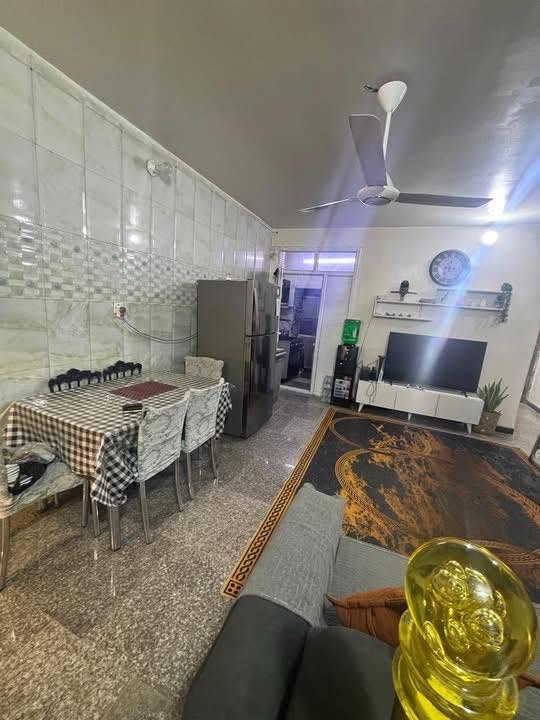 ⸻

🏡 دار للبيع – موقع مميز

📍 العنوان: شارع المغرب / نجيب باشا
📐 المساحة: 147 متر
📏 الواجهة: 5.65 متر
📏 النزال: 26 متر

🔹 تفاصيل الدار:
 • 3 غرف نوم
 • صالة
 • مطبخ
 • 3 حمامات

🔸 موقع هادئ وقريب من جميع الخدمات

📞 للاستفسار:
***********
