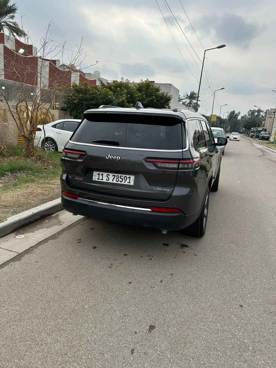 السلام عليكم جيب گراند شيروكي limited 2021 الشكل الجديد.
٠
رقم بغداد  ماشيه١٦ الف ميل ٠
كامرات اماميه وخلفيه ٠
محرك ٦ سلندر ٣٦٠٠ ٠ ٠
رادار امامي ٠
رادار جانبي ( نقطه عمياء )
نظام المحافظه على المسار ٠
نظام التوقف الذاتي ( مانع تصادم )
نظام الإطفاء الذاتي أثناء التقاطعات ٠
حساسات خلفيه واماميه ٠
صندوق كهربائي شفط ٠
كشنات كهرباء وتدفئة امامي خلفي ٠
تدفئه الاستيرن ٠
شفتات استيرن ٠
مثبت سرعه ٠
شاشه دجتال شاشه اعطال وقراءات رقميه ٠
لايت زنون مع لدات ٠
أشاير بالمري ٠
كير ماوس ٠
كشن خزن ميموري ٠
دخول ذكي بدون مفتاح ٠
فتحه سقف ٠
دفع رباعي 4*4
تشغيل عن بعد ٠
ويل قياس 20 انج ٠
نظام الخرائط GPS
للتواصل ***********
