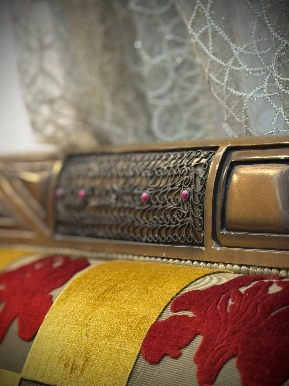 السلام عليكم
طخم قنفات سوري زان "أرابيسك"
تسع مقاعد
اربع كراسي فردية
قنفة ثلاث مقاعد
قنفة معقدين
مع ميز وسطي + طبلتين + البردة ((هدية!!!!!) ✅
نقش حفر شغل ممتاز درجة اولى قطعة مميزة وحالة جيدة
سعر الشراء 12 ورقة
السعر المطلوب 450 الف ✅
المكان حي العربي 
***********
