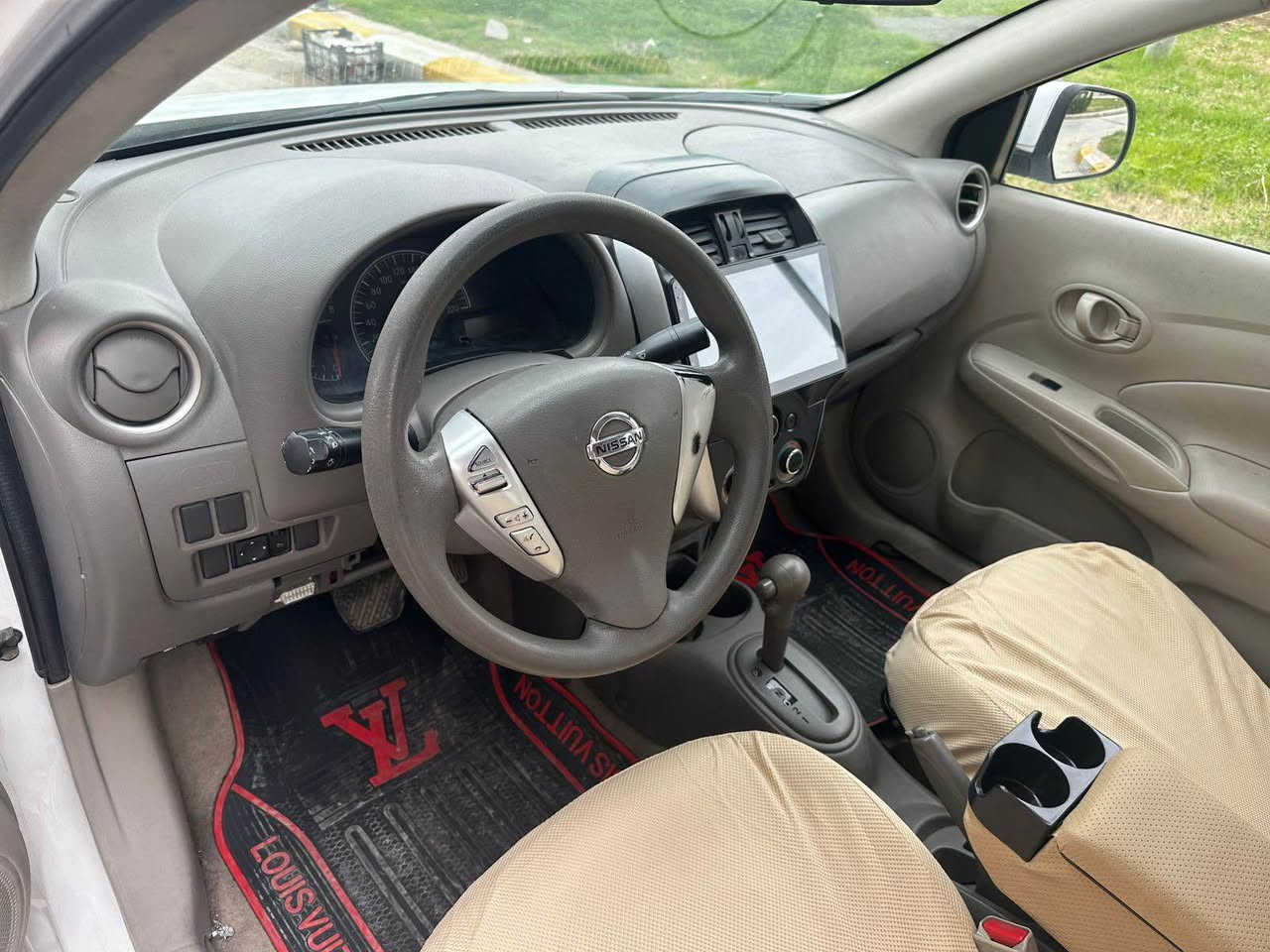 نیسان لاکشمیبای 2016
سەنوی ژینگە رەقم هەمووی نوێە
گێڕ مەکینە تەبریت تەقەو رەقە هەموی بەشەرت بەناو کردن بڕاوە هەموو گیانی بەشەرت ٥-٦ پارجەی بۆیاغە بە حیزام دەیفرۆشم سەعر 79 مەجالیکی کەم
(***********) أربيل, العراق
