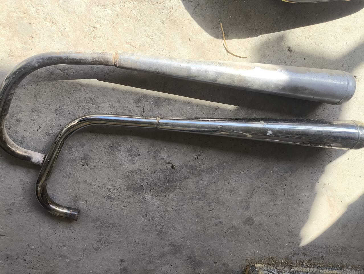 السلام عليكم غراض دراجه ايراني صندوك دلفري  تانكي   عنبار وفج ابريك امامي   هاوزن خلفي  صالنصات گاتم وحده نضيفه حيل  والثانيه شويه امزنجره   واقيات خلفيه   عقل شغال  كويل ناريه  بك لايت شغال كابريترات وحده مال 5 كير شغاله وحده مال 4 كير اطوف   جوزات ابريك خلفي  ( طبل بنز جاملغ خلفي السوده ) صفاحيات سود وبيض قيم واخذ  .. مكاني تاجي سبع البور رقمي *********** بي واتساب
