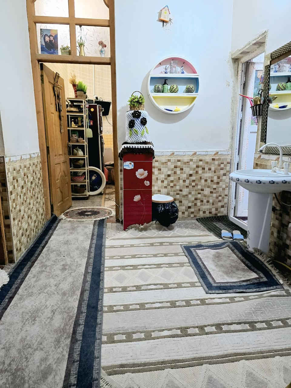 🏠 بيت للبيع طابو صرف بأسمي 🏠

📍العنوان: الديوانية حي الحضارة قرب مدرسة العبير سايدين اسوق طيبة 
مساحة 130متر
يحتوي على استقبال 
صاله عدد2
غرف عدد2
مطبخ 
حمامات 3
بناء حديث درجة أولى طابوك جمهوري موقع تجاري يصلح دار سكن او مجمع طبي او محلات حسب رغبة المشتري المنزل احلى من الصور ب الحقيقة 
السعر 325 وبي مجال بسيط
الاستفسار 
***********
***********
