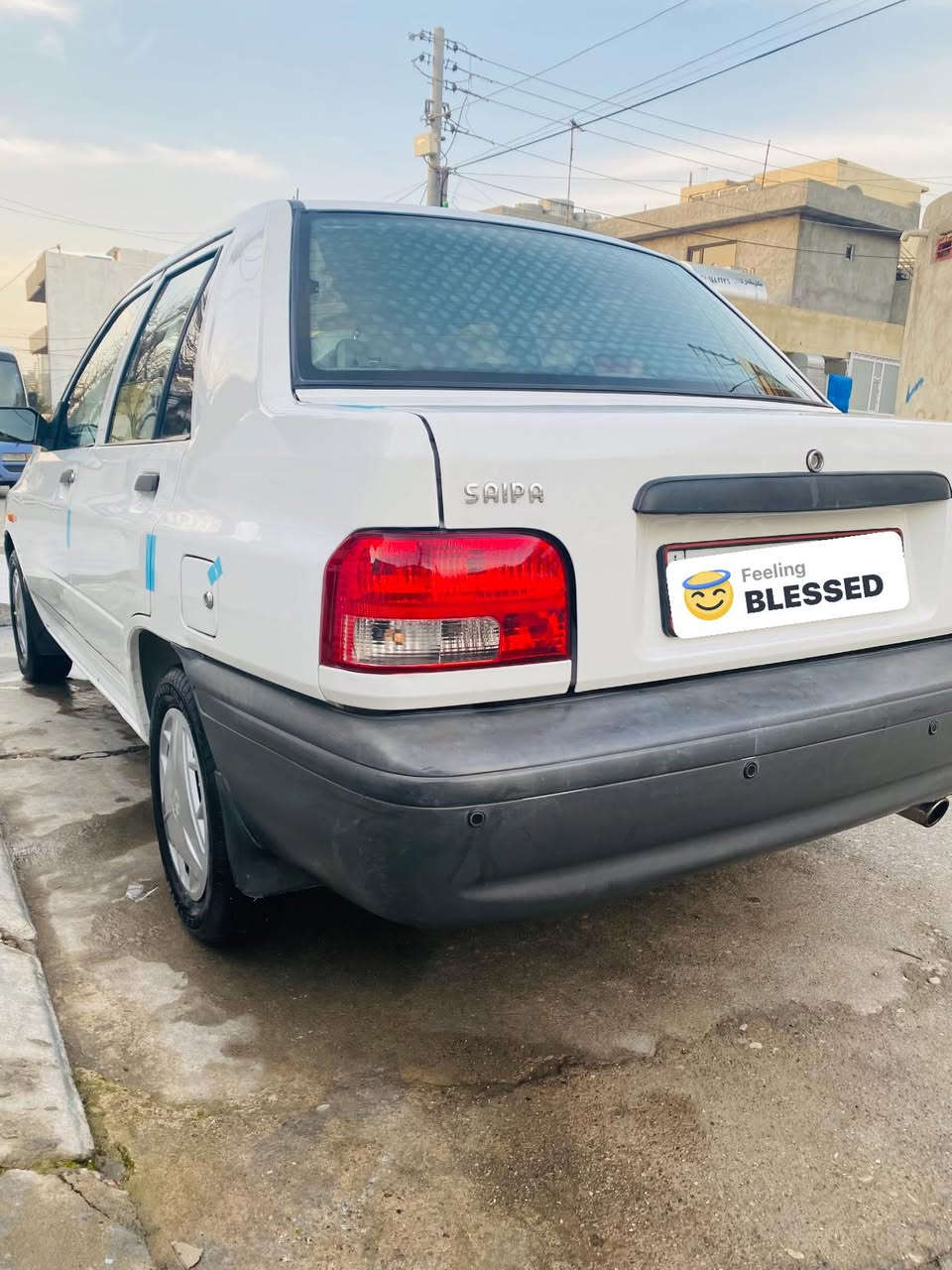 سايپا موديل 2017
سه نه و تا 2031تازه يه وبه ناوى خومه وه يه 
ده عمو ليدراوى نييه 
2په له بوياخى بجوكى هه يه
هه مو گيانى به شه رت
سه ياره كه زور پاكه و يه ك دينار مه سره فى نييه
***********
