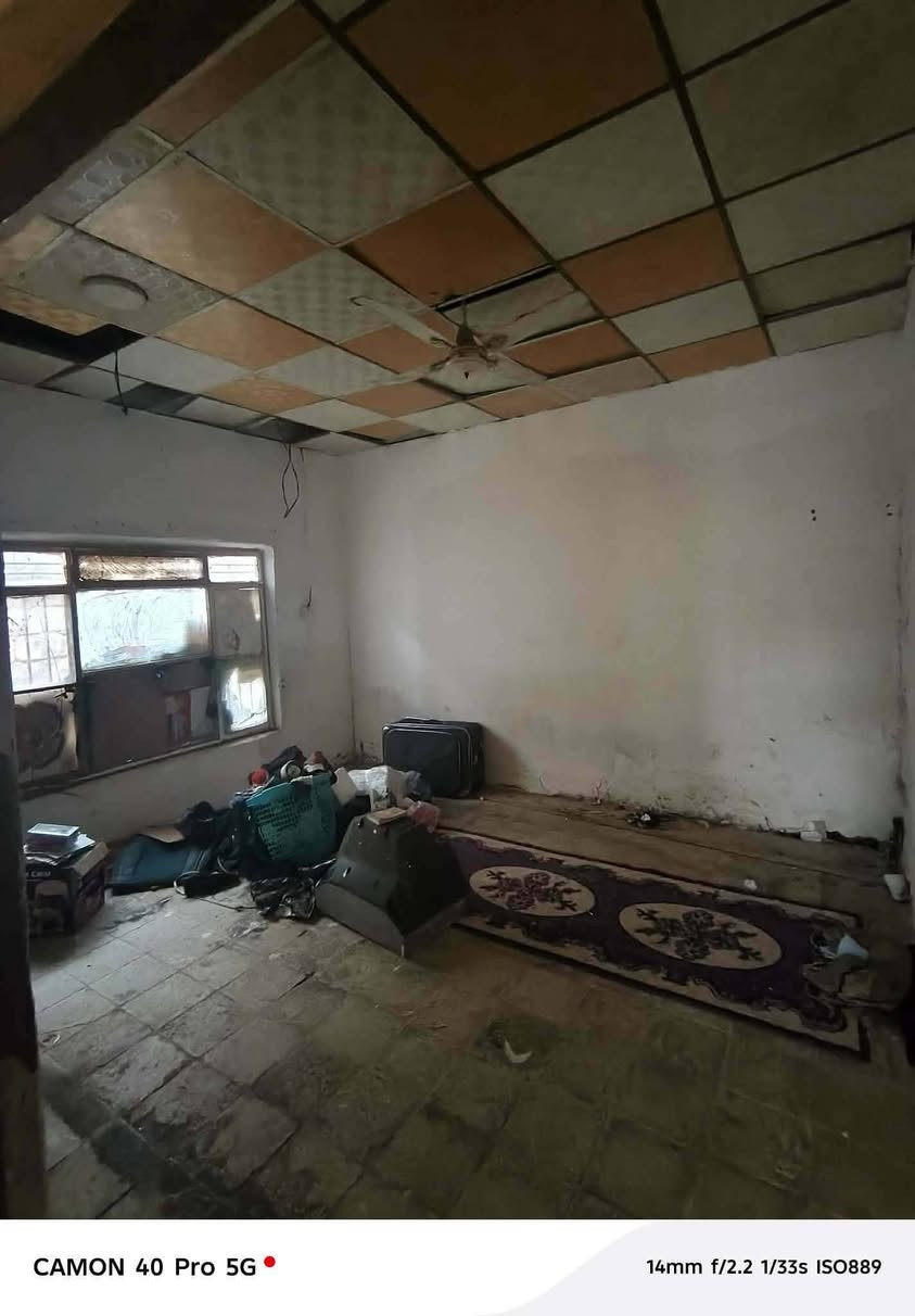 بيت للبيع زراعي مكاتبه الجربوعيه الاولى ال حافض مساحه 200 متر يحتوي غرفتين وصحيات داخلية وخارجية وصاله ومطبخ وبراني السعر 20 وبي مجال للاستفسار *********** مكتب الصالح للعقار
