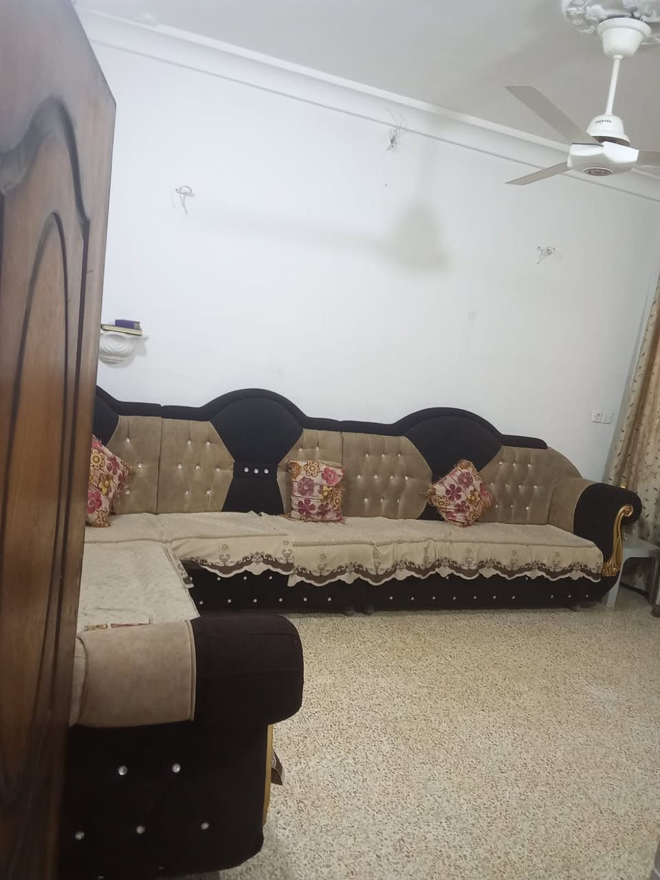 🔥🔥للبيع 🔥🔥

دار في حي الانتصار مساحة ١٠٠ م واجهه ١٠ م 🏠

طابقين قرب مكتب النعيمي سند طابو زهور ✅

ط الاول غرف نوم 😴 هول استقبال مطبخ وصحيات 🔴

ط ثاني غرفتين نوم 😴 وهول وصحيات 🌍

السعر ٨٥ مليون قابل للتفاوض 💵

للاتصال ☎️

*********** 📞

*********** 📞

يكون الاتصال من الساعة  ١٢ ظهرا الى ٩ مساء 🕘 

تابع الصفحة ليصلك كل جديد 👍

🔥🔥مكتب ياسر الحمداني لتجارة العقارات 🔥🔥
