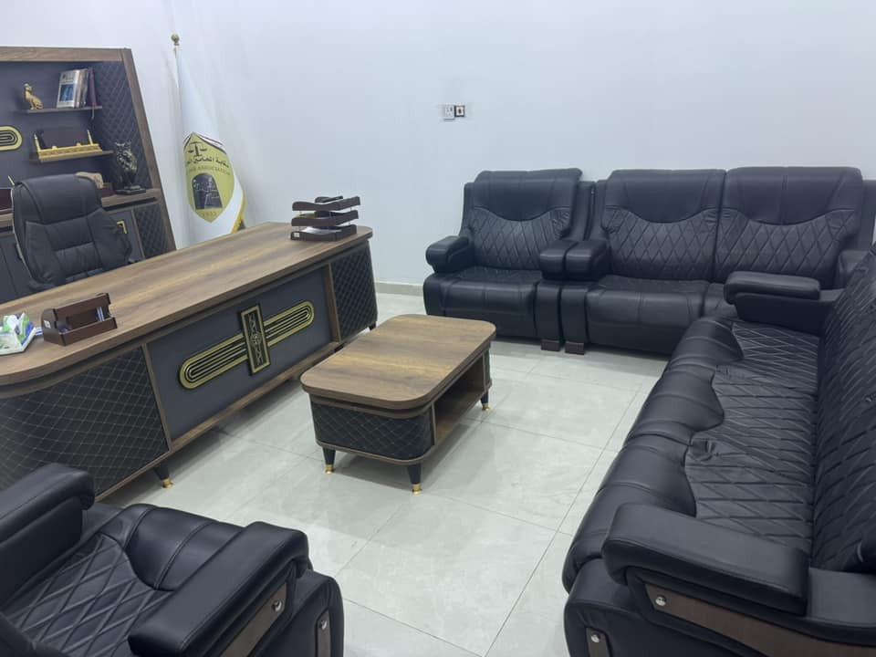 ميز مكتبي
تخم عدد2 
سبلت طن ونص 
السعر مليونين 
رقم الهاتف ***********
