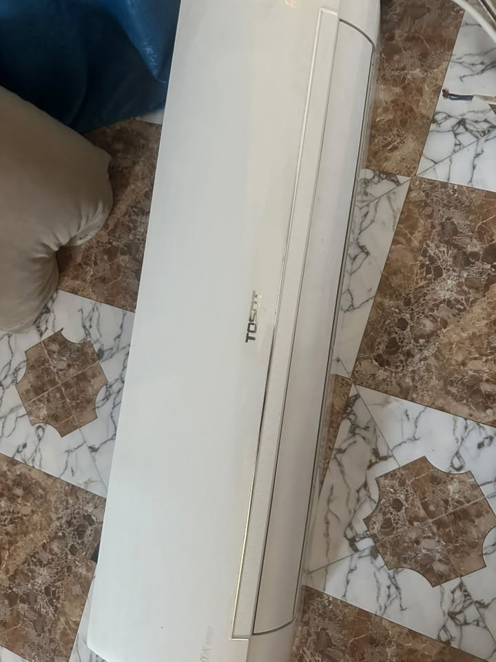 السلام عليكم سبلت توسوت الحجم طن ونص شغال كامل مستعمل 3 اشهر فقط حيل نضيف امبيرتر للبيع للاستفسار الاتصال 
***********
