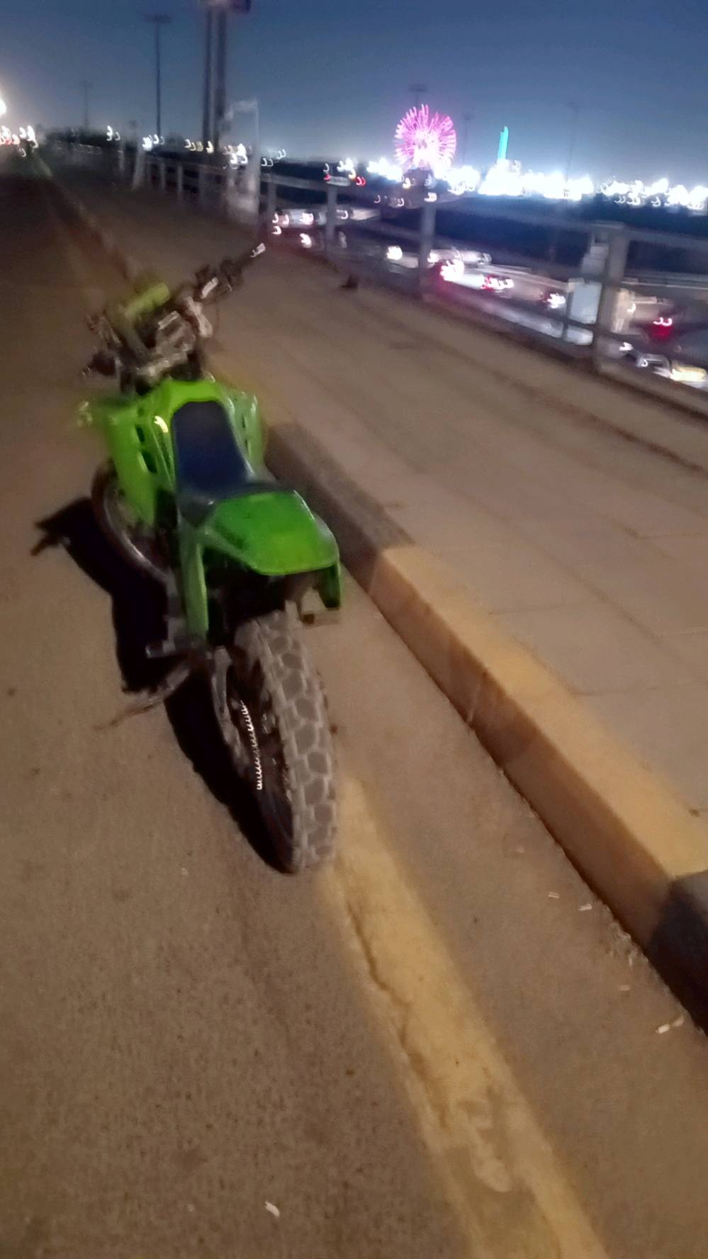 السلام عليكم دراجه قفاز كاوسكي خبط مكينه 150 cc نقصهه كابريتر فقط رايد مراوس بسايبه او بيجو او ستوته نضيفه او دراجة بوكسر نضيفه واذا بيع سعرهه 14 ورقه قفل عنواني بغداد بلديات 