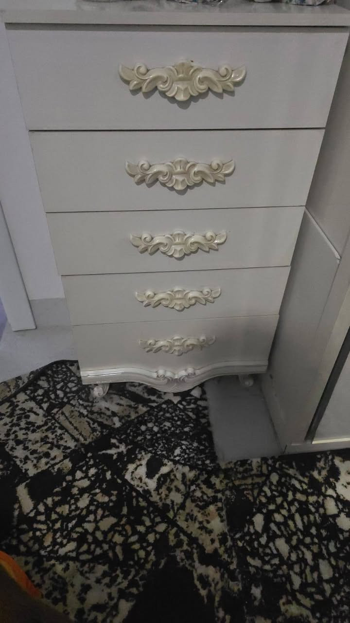 غرفة نوم للبيع
للاستفسار الإتصال على الرقم ***********
