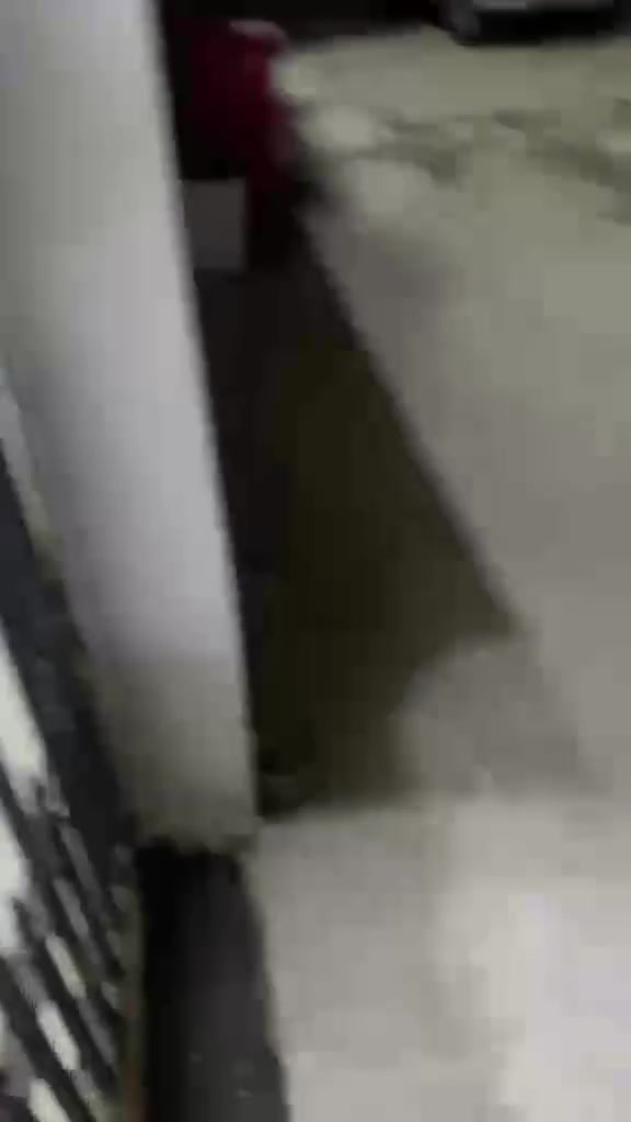 بيت بالنعيريه مساحه ٧١ 
طابقين غرفتين نوم
وجوا صاله واستقبال وخدمات سعره ١٨٥ وبي مجال بسيط
***********
