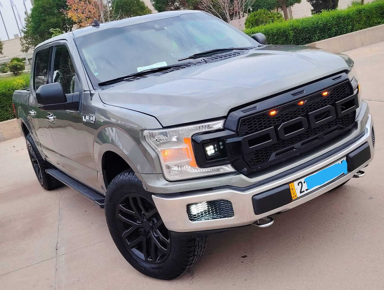 فورد اف150  XLT Sport موديل 2020
محدث بچم رابتر
البچم سليم /// حادثها جانبي جاملغ وبابين جهة عكس السايق بدون دواخل
عداد المسافه :50 / الف ميل حقيقي
بــاب طويل بدي قصير  المرغوب 

رادار امامي خلفي

كامره 360

حساسات امامي خلفي 

4x4 دبل اكسل مكينه مرغوب  فول نشاط واقتصادي2700توربو سلندر6

بانزين عادي اومحسن دوانز ماكو شرط 

كير مكينه تبريد تدفئة صدر امامي خلفي شرط جديد
تبريد مركزي
تخم تاير ويل جديد سعر 1000 دولار توني شديت سياره جاهز مابي ربع مصرف
دفع رباعي4x4
اضواء محيطية سفاري  للسيارة 
شاشة معلوماات كبيرة
مثبت سرعة
تحديد مسار ذكي
رادار امامي اوتو بريك 

رادار خلفي نقطة عمياء

اوتو بريك عند التوقف

اطفاء ذاتي عن التوقف
تشغيل عن بعد
اشاير بالمري
السياره جديده وبعد بيها هواي موصفات وشرط تراي 2025 السياره جدا جديده وما متعوبه 
السعر 21500وبي مجال بيع او مراوس حسب القناعه
مكان السياره الانبار واي استفسار الاتصال بالرقم 
***********
