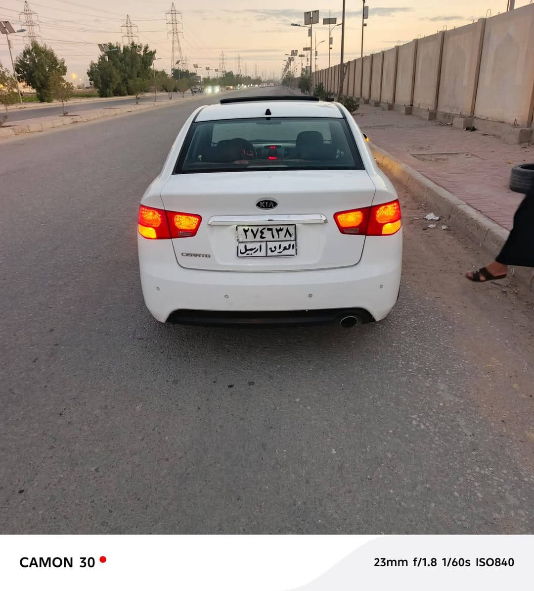 السلام عليكم مكلف بالنشر سياره سيراتو 2013 مكفوله كفاله عامه رقم اربيل فول مواصفات سياره جديده احلى من الصور سياره ما متعوبه السعر 113 ةبيه مجال بسيط وللاستفسار الاتصال على الرقم التالي ***********  ارجع واكرر مكلف بالنشر
