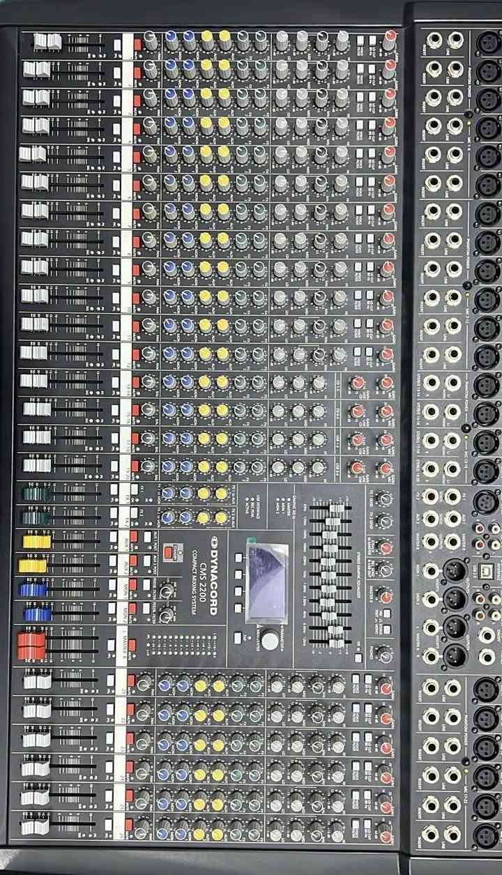 مكسر 2200اخرس اصلي الماني 
مكسر 2200 بور اصلي الماني 
كفاله من التصليح والعطل 
فقط الشراي يتصل 
جماعة الرعايه لحد يدخلي 
***********
عنواني بغداد
