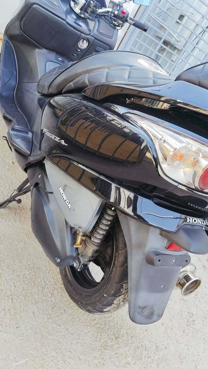 سلام عليكم دراجة فورزة مكفولة صار شهر نازله من رمبة 7 كير 4 تحويلات سعر مليون وو700 وبيه مجال مكان الشعب ***********
