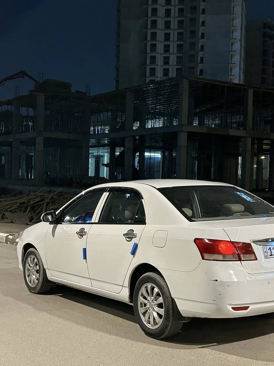 السلام عليكم بي واي دي البيع سيارة موديل 2015 سيارة كلش حلوه رقم بغداد انكليزي بسمي هزه جديد ورقم جديد وسنوية جديده سيارة فول بصمه شاشة كأمره تحكم ستيرن داخل جلد بصمت ابواب اشاير بل مري خمسه ويل كب سياره محرك 1800 ماشاءالله تبريد ثلج سياره مكفول من صبغ والخياس والجراد سياره كلش حلوه سيارة كير محرك صدر تايرات باتري كله مكفول سيارة كلش حلوه وجاهزه مابيه ي نقص السعر 62$ مكان سيارة بغداد حي العامل رقم ***********
