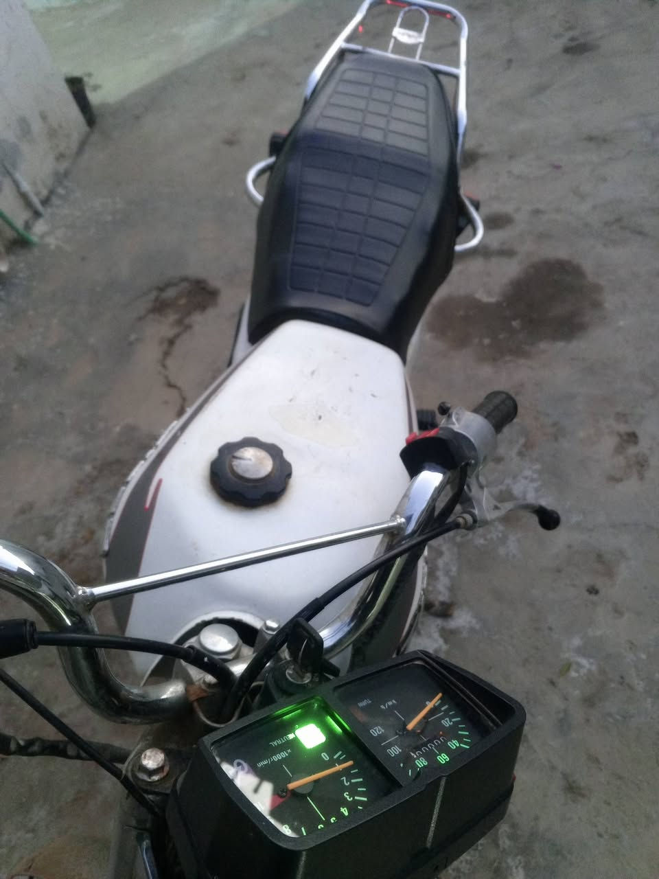 للبيع تايكر (كلك ) الدراجه مكفوله من السرقه .كلشي ما عوزه الدراجه. كهرباء كله شغاله المكينه زينه السعر ٢٧٥ قفل مكاني كربلاء الجدول الغربي ***********
