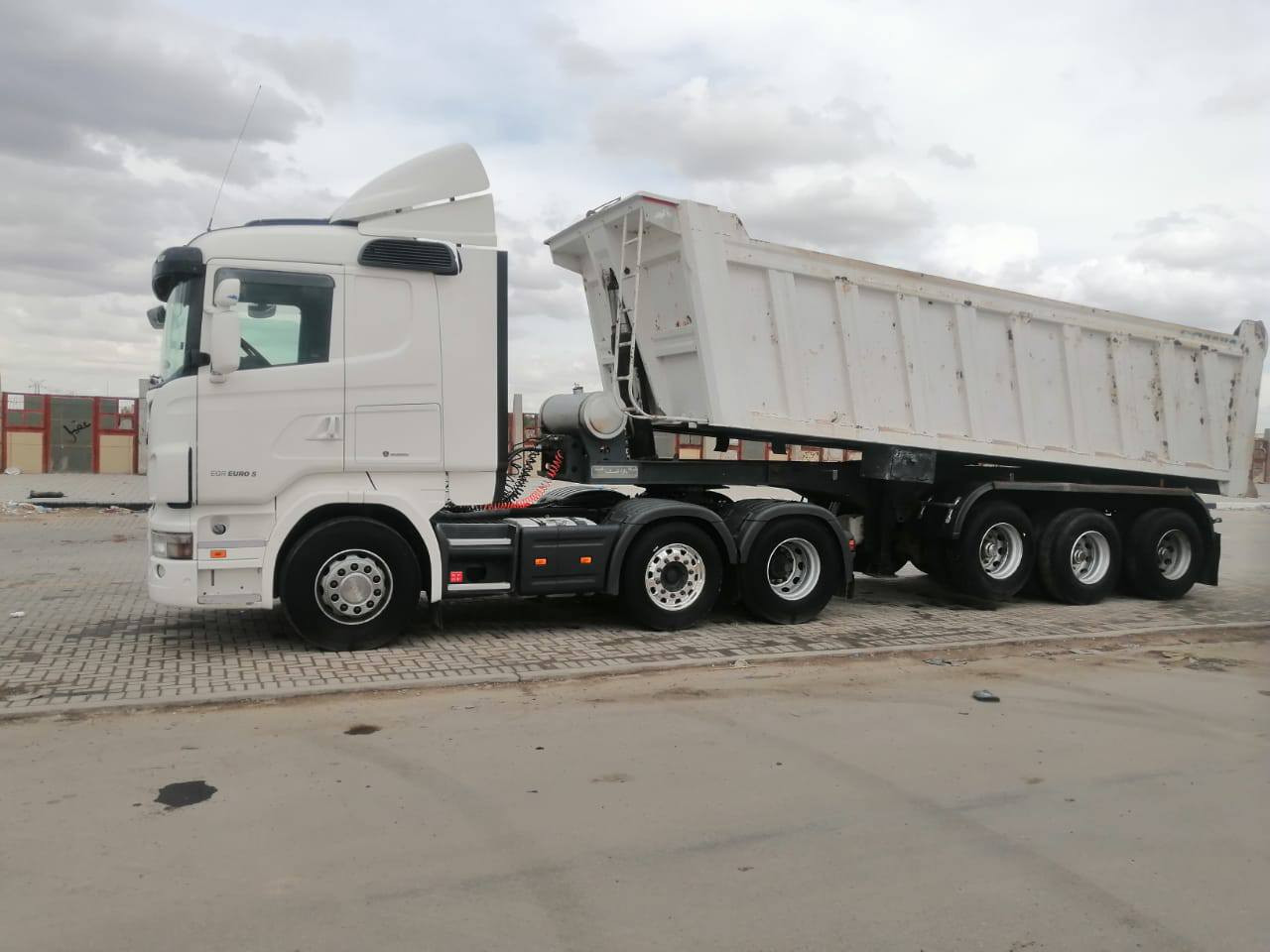 السلام عليكم سكانيا سنجل امامي موديل 17 رقم بصره محرك 440 لا تنقيص لا تبخير عرجه تخم تاير مكفوله كفاله عامه  العنوان بصره الهارثه مكلف بالنشر ***********
