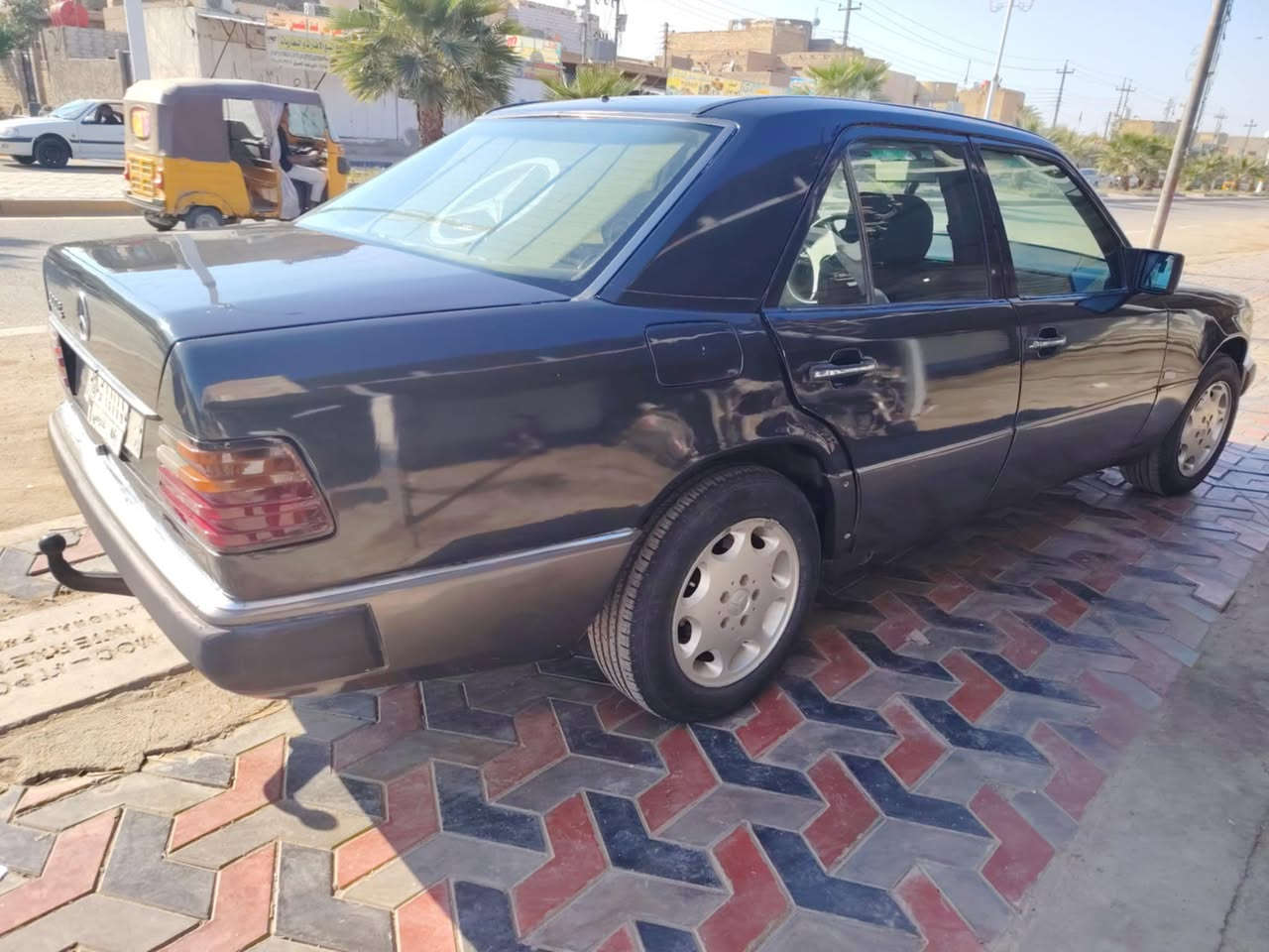 بسم الله تبارك الرحمان 
اخوان  مستعجل عل بيع اقره التفصيل واني خادم 
مارسدس دب موديل 92 اصل رقم  بغداد مشروع وطني السياره مال بيت التنته الماطور شغال بس السجه واكفه وعوسها بس سنتر لوك 
تحويل ثاني يوم   امكينه وكير 3000بشرط مصبوغه جماليه وصدر  قواعد دبلات  خير من الله تبريد ثلج السياره نوعمه ومشي لا خياس ولا شي وسياره احلى من صوره كهربيات كلها شغاله ادامه كامه مناقصه شي الحداديه جديده اريل كهربا ويه السويج 
 خير من الله هذه رقمي*********** 
السعر 57وبيها مجال شي بصيط 
ومن تجي بيك خير وتدلل بكاني ميسان الميمونه
