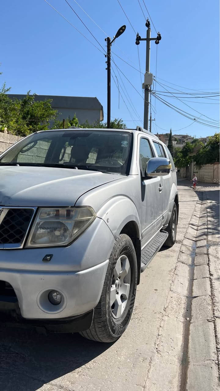 نیسان باسفندر
مودیل ٢٠٠٧
ماعندە سبوغ ، فقد شوي بارد
گیر و محرک ع فحس 
عندە نظام غاز و بنزین 
سعر ٩٦ و شوي مجال
مکان : اربیل 
***********
*********** أربيل, العراق
