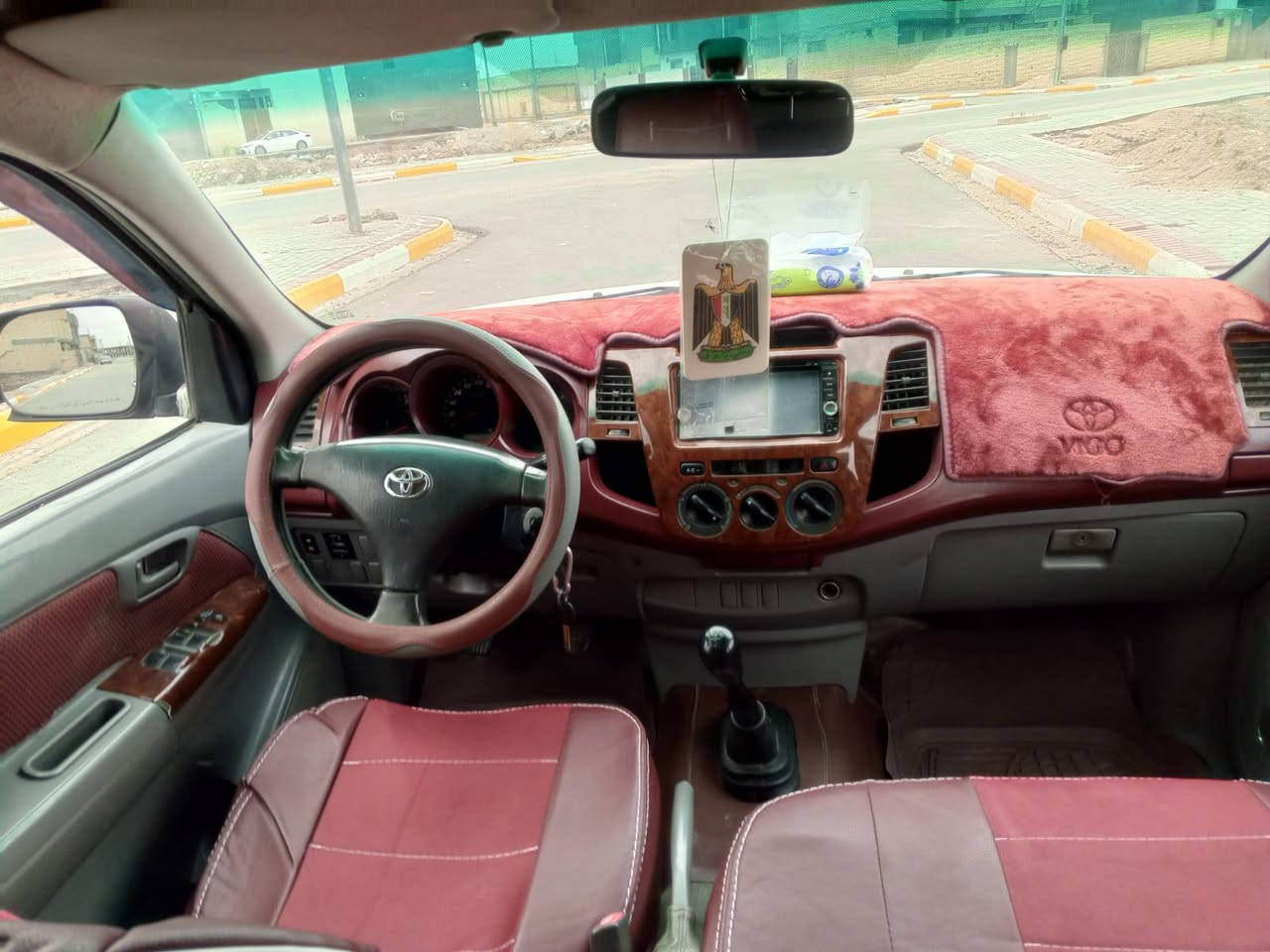 سلام عليكم تيوتا 2006بسمي رقي دولي  جديد  مكينه وكير وحداديه وتبريد  مكفولات تخم تاير جديد بيه باب الايمن تبديل اصلي فقط سعر 125وبيه مجاي ***********
