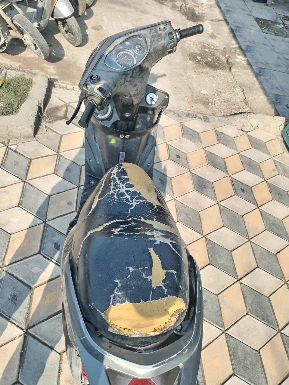 السلام عليكم دراجه ماكس ثعلب 140 للبيع 
كهربائيات كلها شغاله سلف لايت دراجه كفر جديد
لحيه جديده ترايش جديد تاير امامي جديد دراجه خير من الله نكره سلف بكل وقت مكينه خرسه نقص بس بجم ودوشمه كشن سعر 425 مكاني بغداد الحريه ***********
