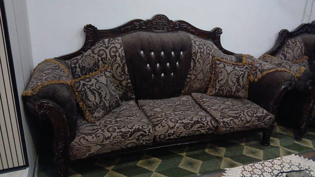 طقم كنب سبع مقاعد بحاله ممتازه للبيع  للاستفسار التواصل على الواتس اب ٠٧٩٩١٢٤٦٦٣


**إذا كنت صاحب هذا الإعلان وتريد حذفه لأي سبب، رجاءا أرسل رسالة إلى الدعم الفني**