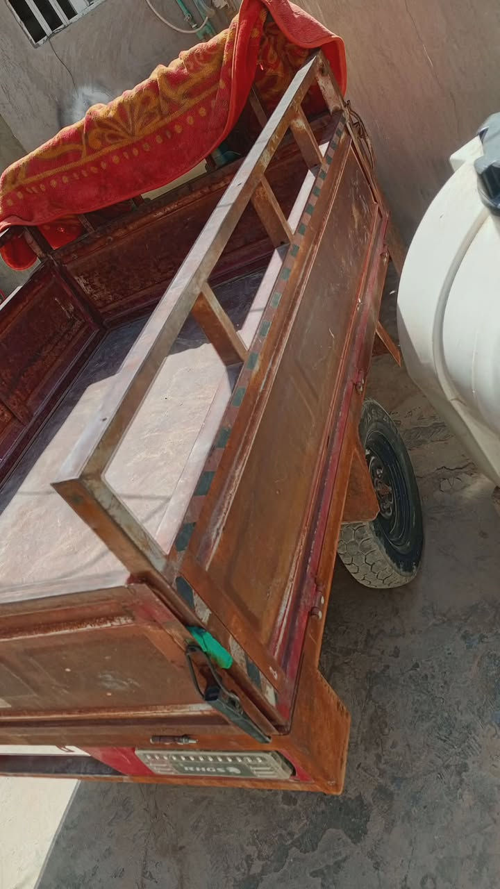 سلام عليكم ستوته امتار مديل 8بلاد رقم منفيس سود وكاله بسمي ستوته حصيره جديده محرك مفتوح شواصي كفاله مكاني نجف كوفه سعر مليون 800وبيه مجال حك جيه


**إذا كنت صاحب هذا الإعلان وتريد حذفه لأي سبب، رجاءا أرسل رسالة إلى الدعم الفني**