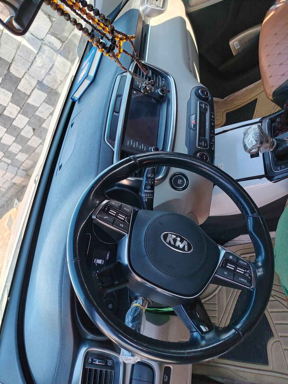 سلام عليكم للبيع سورنتو خليجي 2020سياره جديده معنا كلمه ماشيه 76حقيقي فول مواصفات سياره مكفوله من محرك من صدر من كلشي عد بل سونار في باب سايق سياره فول مواصفات ماريد اضل احجي عليهن مو شراي لا يعلق ولا يتصل يكسر بحلال العالم سياره جديد تخم تاير حتى السبير ما نازل 
سعر السياره 255ورقه بيه مجال
مكان سياره بابل مشروع مسيب قرب الدولي 
يم قاعده كالسو
اتصل رقم الهاتف ***********
