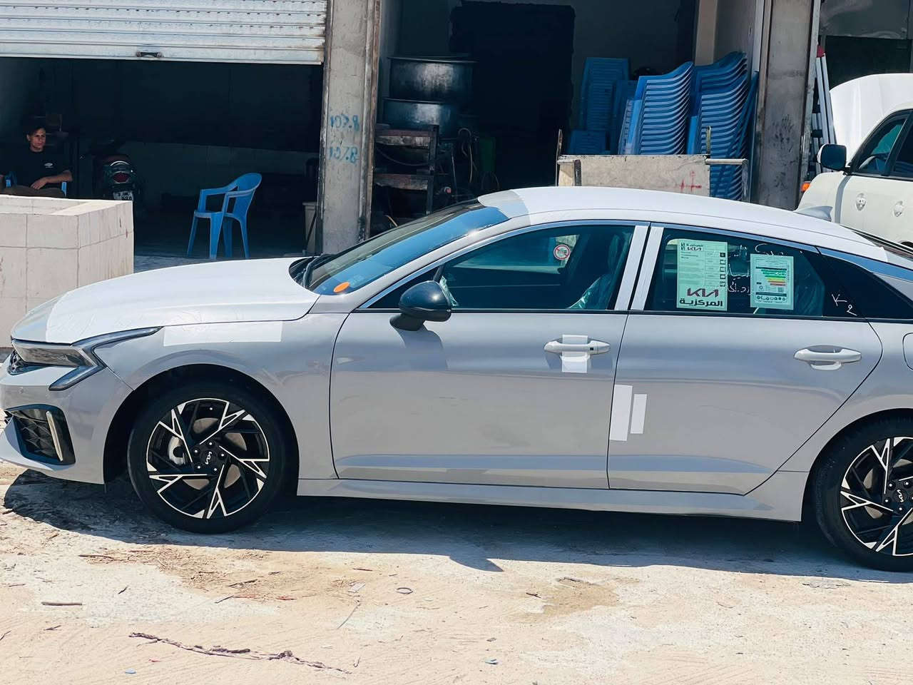 بيع مستعجل السعر 145 وبية مجال قليل كلش K5 موديل 2025 شهداء بأسمنة وكالة ثاني يوم 
السيارة وارد امريكي بية 4 قطع 3صبغ ووحدة تبديل وبية بارد  بدون دواخل بدون دواخل مكينة 2500 تنفس طبيعي جيتي لاين مواصفات معروفة سيارة جاهزة على اخر حباية مابية نقص السعر 145 وبية مجال بسيط 
مكاني بصرة الشعيبة قرب مصفى النفط حي المرتضى 
***********
 اخوان رجآ مو شراي لاتخابر
