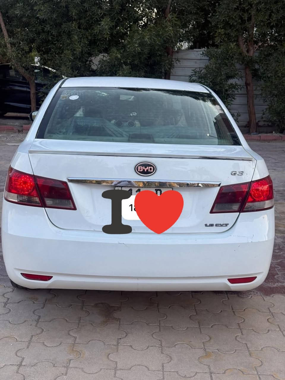 سلام عليكم بيوايدي جي اثري  اوتو  موديل ١٣ رقم بغداد إنكليزي هزة جديده كير مكينه مكفولات حداديه جيده تبريد جاهز مواصفاتها فتحه سقف تحكم ستيرن بصمه تشغيل جاهزه 
 مكان السياره بغداد حي الجهاد رقم الهاتف *********** 
السعر ٥٧ $
