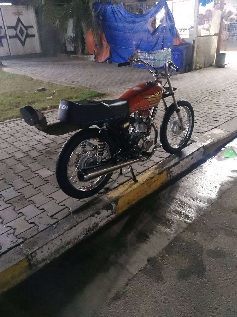 السلام عليكم دراجه تعمير 26 الشاصي موديل 2014 اصولي المكان النجف ***********
