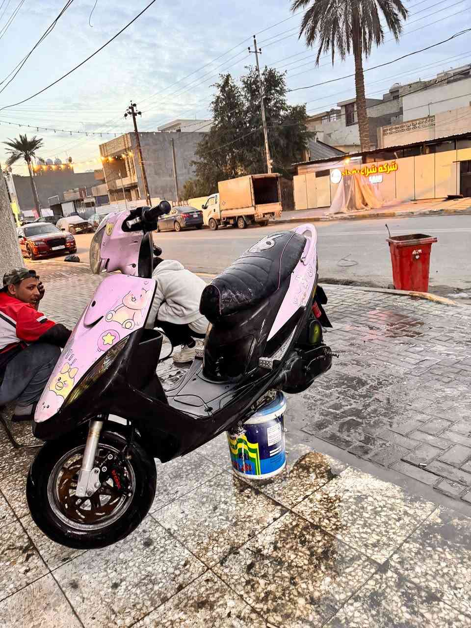 سلام عليكم الدراجه بلاديه ٨٠٠ وبيه مجال ***********
