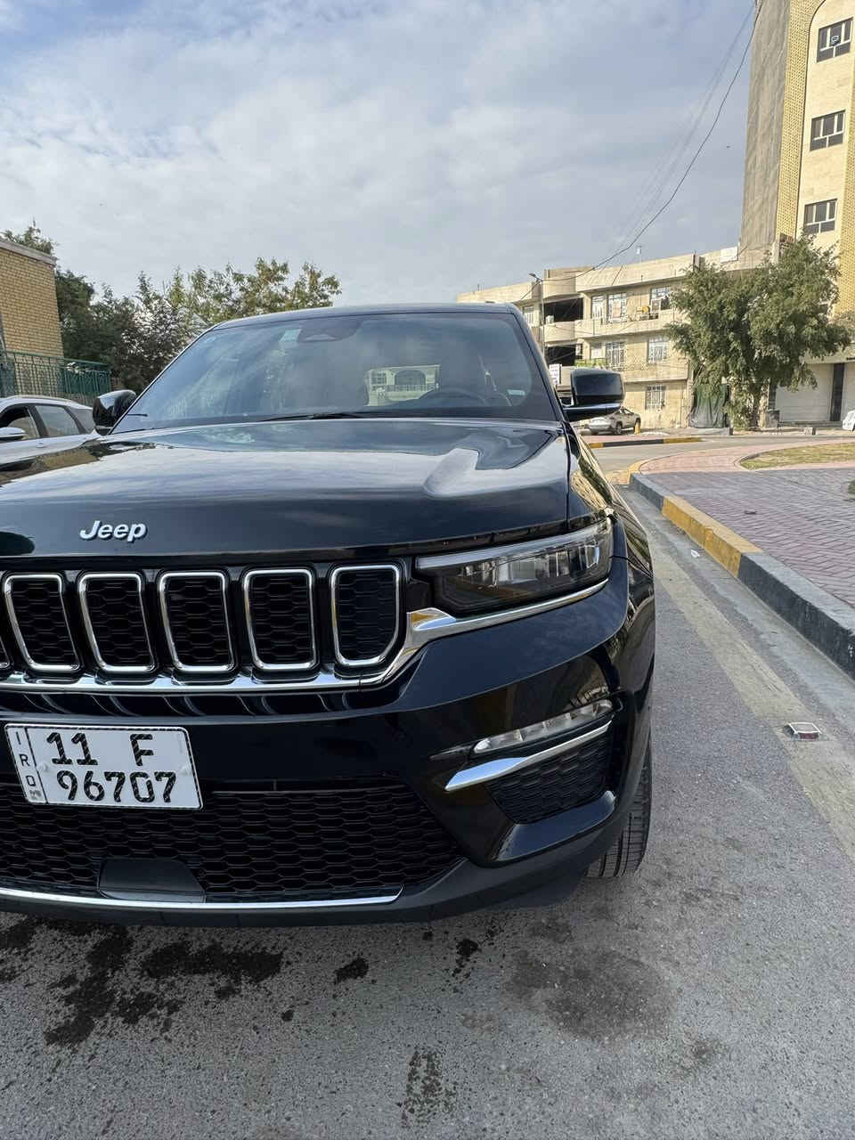 ‏  حادث بسيط جدا Jeep Grand cherokee 4xe
الموديل٢٠٢٤ 4x4 هايبرد
ماشية 39000 
الداخل لونين مطعم بصاج
إنارة داخلية LED 
5 راكب 
‎3 انضمة بنزين +هايبرد +كهرباء
#مواصفاتها
.  
.بصمه تشغيل عن بعد
.دمام خلفي
.كشنات جلد
.كشن السايق ميمري
.كشنات كهرباء
.صندوق كهرباء
.حساسات خلفيه 
. قطعتين تبريد 
.اشاير بالمري
.رادار امامي
.رادارات 360
خمسة وضعيات قياده
. بنوراما فتحتين
. كير ماوس
. نظام منحدرات
. هيترات بالكشنات 
.ويل كب كروم
.لايتات لد
.بكلايت لد
.كشافات
.بصمة ابواب
. نضام توقف ذاتي
فول مواصفات 1/1  بعد بيها مواصفات
صور الحادث على الخاص
السعر 325$ وبيها مجال
للاستفسار اكثر الاتصال على الرقم

***********
