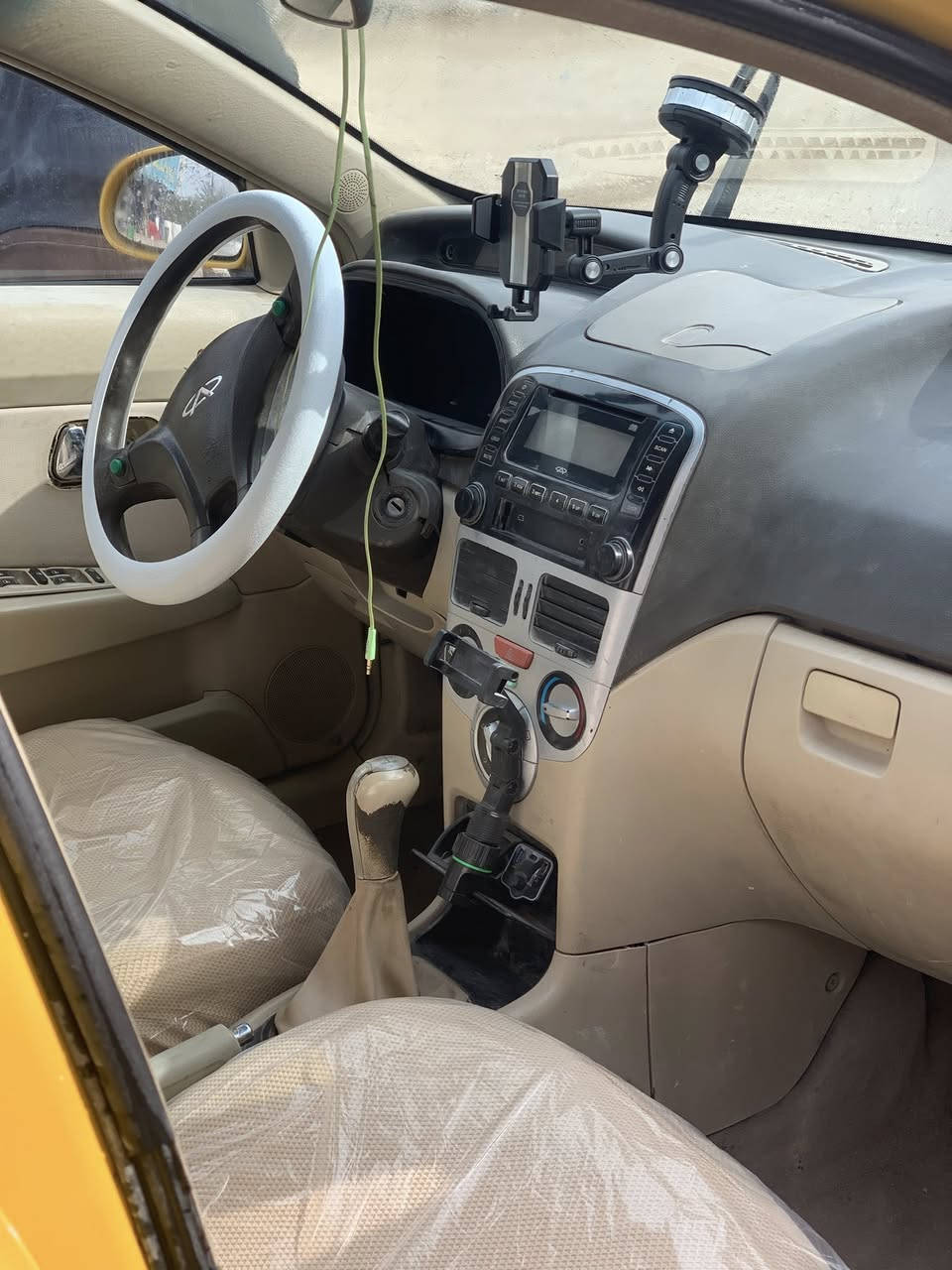 سلام عليكم
شيري فلاوين للبيع او المراوس 
السياره ب اسمي مداور شوكت ميعجبك 
السياره كامله مكمله نقصها بس بك لايتاات ويخاسات بدور 
السعر 25 مجالها قليل 
مكاني كوفه حي ميسان 
***********
