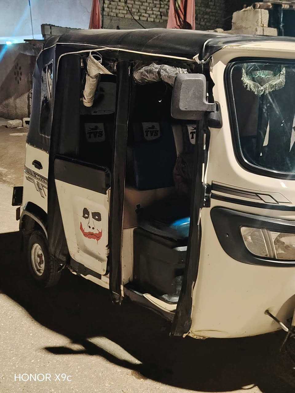 ألسلام عليكم ورحمة الله وبركاته.. أخوان تكتك موديل 22  تكتك خير من الله نضيفه حيل تكتك مرقمه كامله تحويل شوكت متريد ومصورها مقطع بس طالع بي الرقم الي يحب يتواصل عل رقم بي واتساب *********** المكان ديالى القصيرين قريب على منطقه جديده الشط
