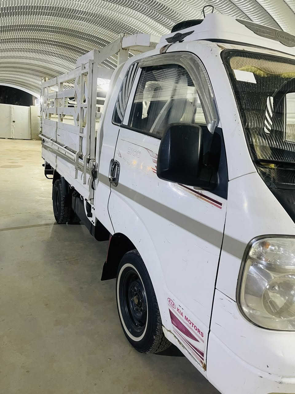 السلام عليكم
 كيه حمل
 موديل ٢٠١٢ 
رقم ديالى 
تخم تاير محمور ١٣/٥ 
اكسل وكير ومحرك مكفولات 
السياره نضيفه وعلا ايدينه 
مدوشمه 
السعر ٩٧ وبيه مجال قليل 
مكان السياره ديالى الخالص 
رقم صاحب السياره ***********
