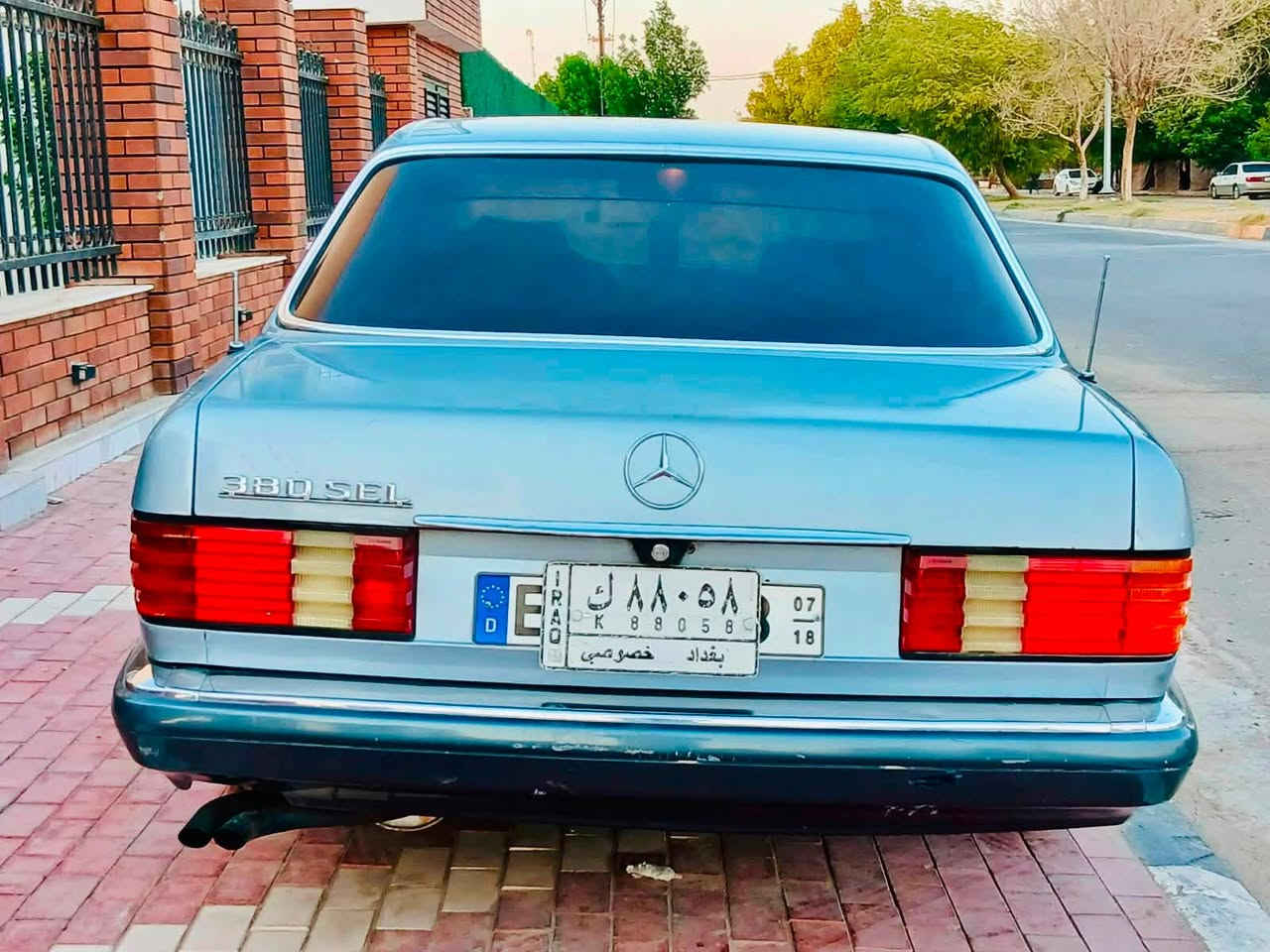 السلام عليكم للبيع
مرسيدس بينز موديل 1990 حجم 380 SEL 
محرك V8 بلادي شركة باب طويل المرغوب 
فول مواصفات داخل جلد ازرق كهرباء تبريد ثلج تخم تاير جديد  علماً ان السيارة جديدة وجاهزة من كلشي السعر (67) مع المجال البسيط للاستفسار اكثر الاتصال على *********** عنوان السيارة كربلاء المقدسة 
(مكلف بالنشر)
