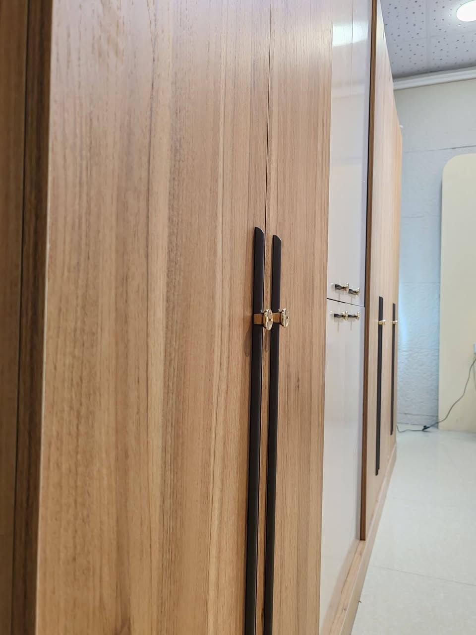 اهلاً وسهلاً بكم زبائننا ✨
تقدم لكم مجموعه الزيادي للااثاث التركي

* تم وصول غرفة نوم اتل ابواب 10 قطع *

⚜️معمل اصلي درجة اولى
⚜️نفس الصورة بالضبط
⚜️برغي وجوي حديد
⚜️سرير جك خزان 
⚜️انارة ذاتية 
⚜️مراة الميز تواليت تعليك
⚜️ارجل هيكل حديد
⚜️تقاطيع مميزة 
⚜️نرمايد هيدروليك 
⚜️سكك ثلاث مراحل 
⚜️نقوش  درجة اولى 
⚜️متوفرة بلون جوزي 
⚜️قياس الكنتور مع الملحق 330سم
⚜️سرير 180 * 200 

⚠️ ملاحظة: البيع بالنقد فقط 🚫

📲 راسلنا الأن وأحصل على كافة التفاصيل - او شرفنا بالزيارة 📍 العنوان نجف جامعه وفاء
الاستفسار مراسله الصفحه او تصال📞
***********
