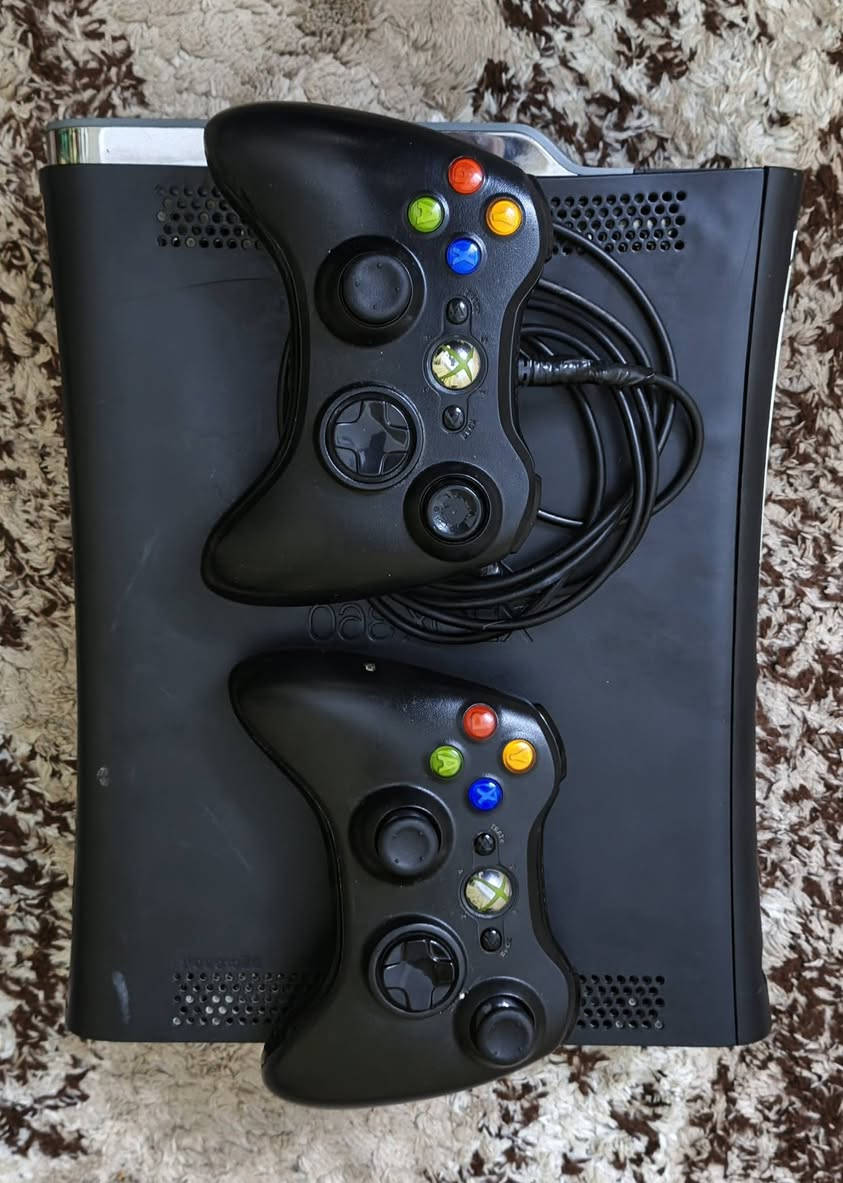 السلام عليكم
اكس بوكس 360 نضيف ويا يدات 2 وحده بلوتوث اصليه وحده واير بي بيس 22 وبي بيس 6 وبي بيس 2013 
وبي زومبي وجندي شكال العاب 
ملحقاتو كامله السعر 95 وبي مجال 
بكان موصل تحياتي للجميع


**إذا كنت صاحب هذا الإعلان وتريد حذفه لأي سبب، رجاءا أرسل رسالة إلى الدعم الفني**