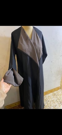 للبيع • ملابس
