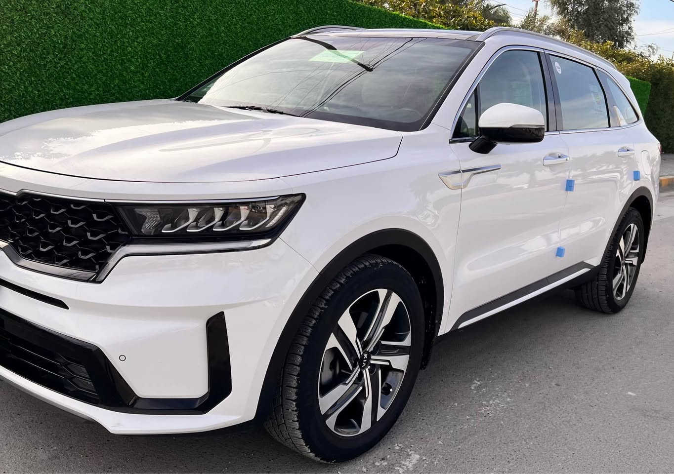 السلام عليكم 
سورنتو 2021 الشكل الجديد فول مكفولة كفالة عامه لا صبغ لا ضربه لا بارد لا تبديل لا شخوط السيارة جديدة لوك رقم اربيل تريد تحويل تريد وكالة ماشيه 60 
المواصفات
بصمة 
بانوراما
كير ماوس 
كشنات جلد اصليه 
كشنات تدفئة تبريد 
هند بريك بصمة
حساس اطارات
شاشة جبيره اصلية ام الخرائط
كراسي كهرباء
حساسات امامي خلفي 
كامرة خلفيه دواره
درايف مود 
شاحن واير لس 
جنطة كهرباء 
محرك 6 سلندر 
كير 8 نمر 
7 راكب 
3 قطع تبريد 
السياره جديدة لوك ومكفولة وما بيها برغي نقص من تخم تاير كوري جديد وباتري 
السعر 275 ورقة وبيها مجال 
الرقم *********** 
العنوان بغداد الشراي يتصل ما متواجد نت بغداد, العراق
