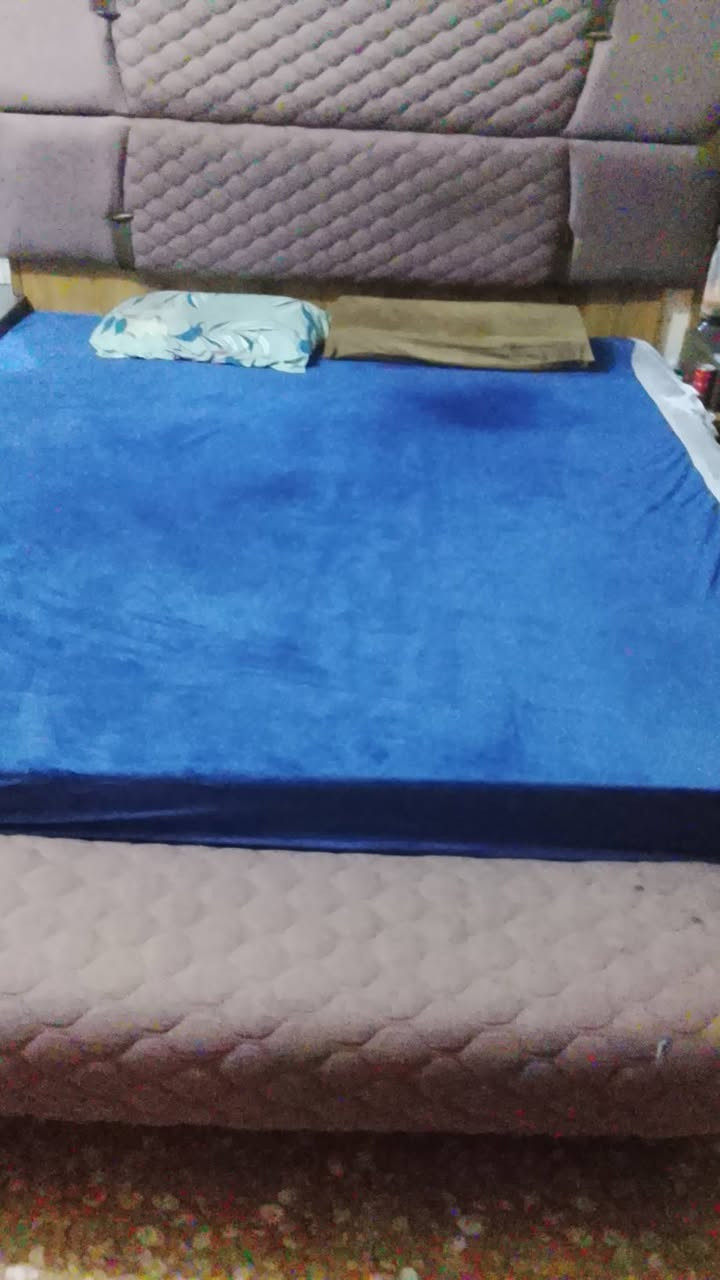 السلام عليكم غرفة نوم تركيا غرفة نضيفة المكان ديالى بعقوبه بهرز لسفسار تصل على الرقم *********** السعر  550 بيها مجال
