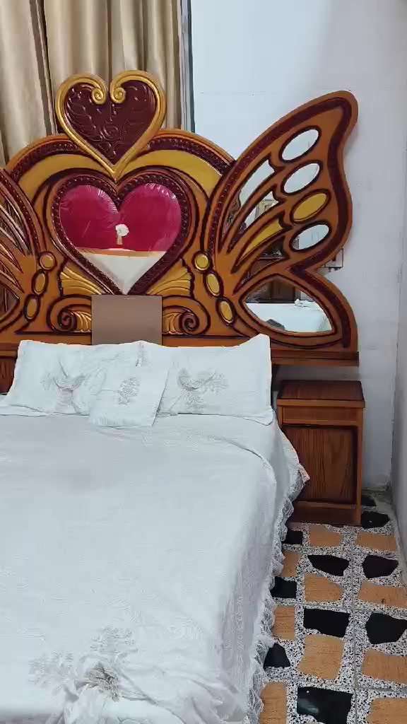 غرفه مستخدمه للبيع 
***********
