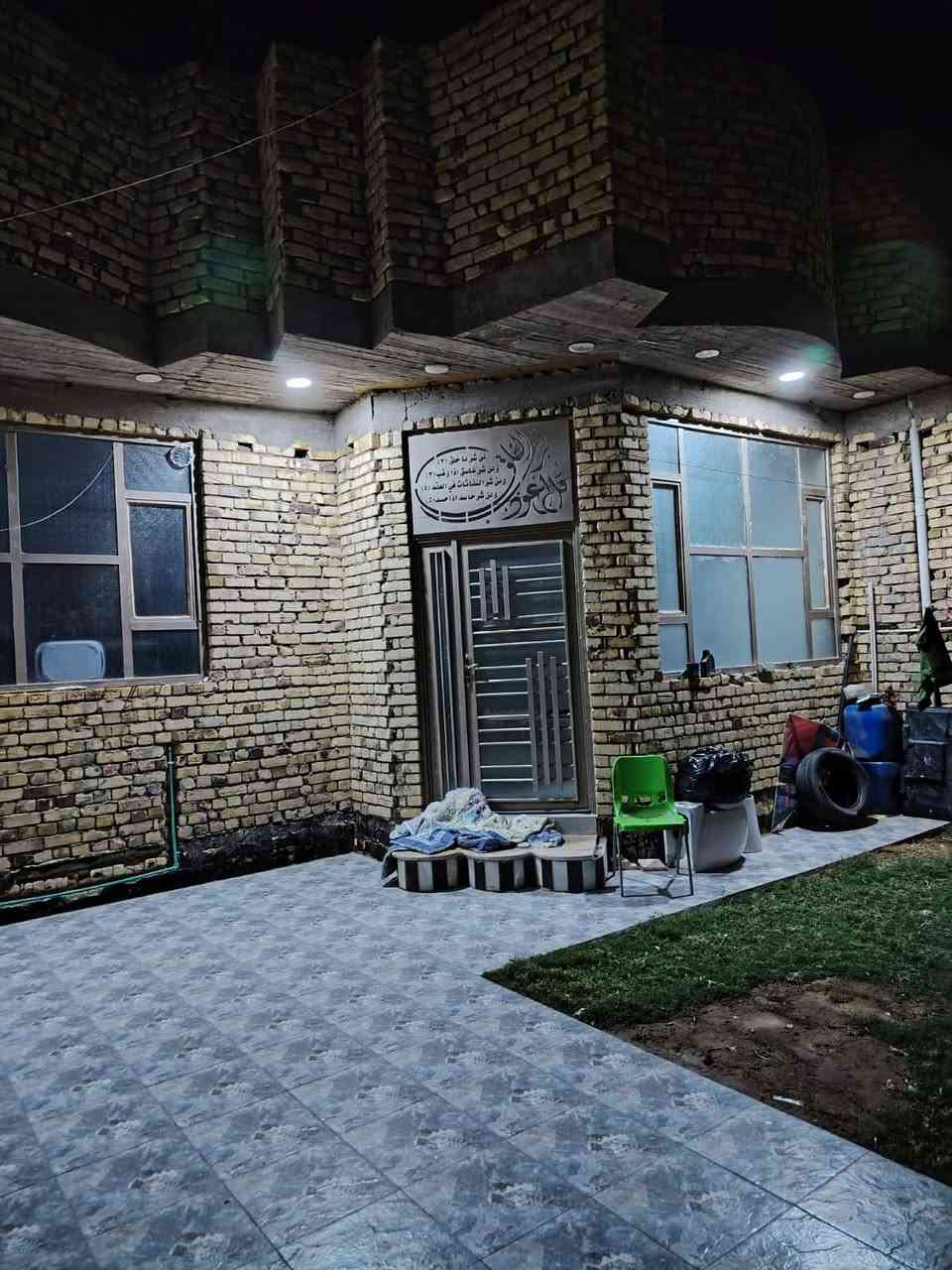 🏠 السلام عليكم
🔹 بيت للبيع في منطقة العامري ( مجمع الصحة)
       
📐 المساحة: 200 متر
🏡 طابق واحد
🛣️ عرض الشارع: 15 متر

✅ يحتوي على:
• غرفتي نوم
• هول داخلي
• استقبال
• مطبخ حار وبارد
• كاونتر

📞 للاستفسار والتفاصيل (‭0772 444 7062‬)
