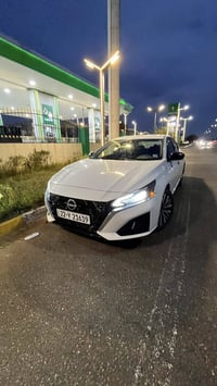 nisann altima sv 2024 بدون صبغ  14,000ml  رقم هاتف 07701254769