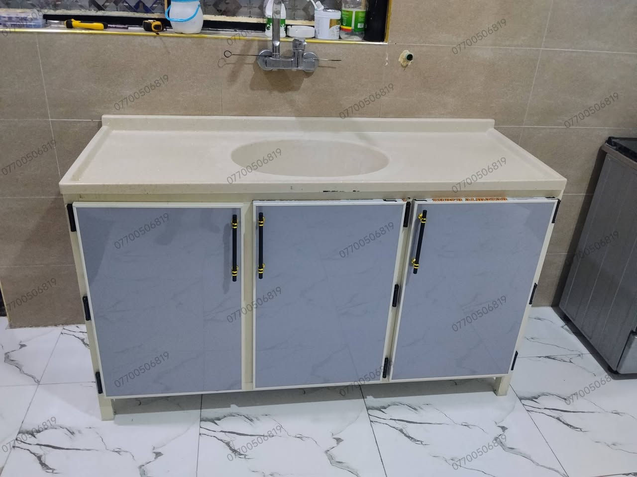 اعمال المنيوم تفصال حسب الطلب
تفصال ابواب مداخل المنيوم
تفصال ابواب صحيات
تفصال شبابيك المنيوم 
عمل كاونترات
العنوان /البصره حي الزيتون
رقم لهاتف 
***********
