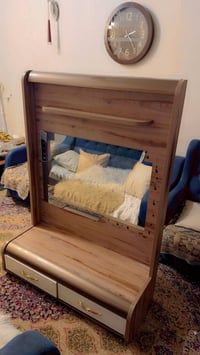 ميز تلفزيون • نضيف جدا • توصيل بغداد