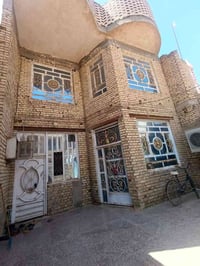 الدار للبيع مساحه ١٤٠ حي التجار.. الطابق الاول  ديوانية  المطبخ الصالة...